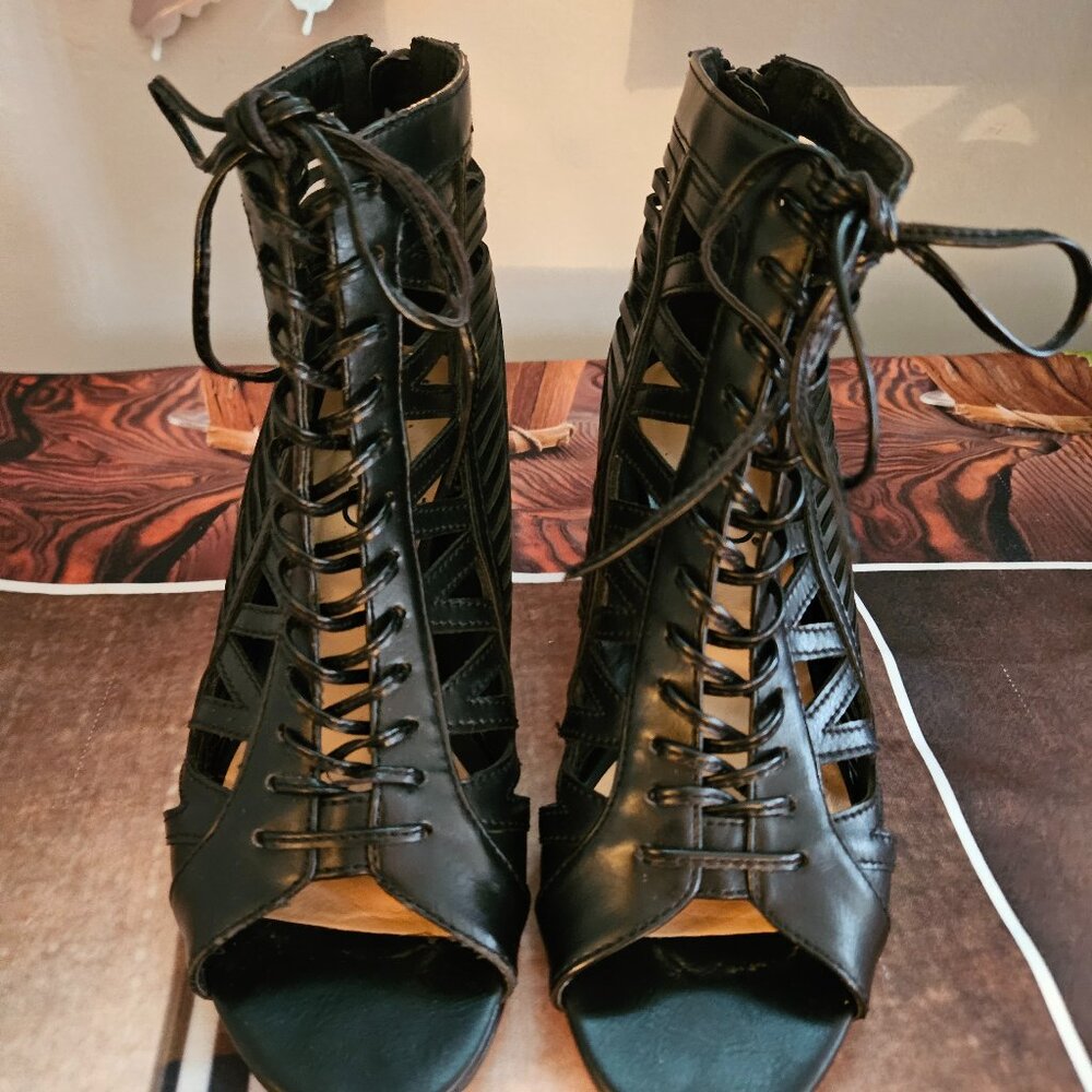 AShro Black Lace-up kitten Heels 7.5